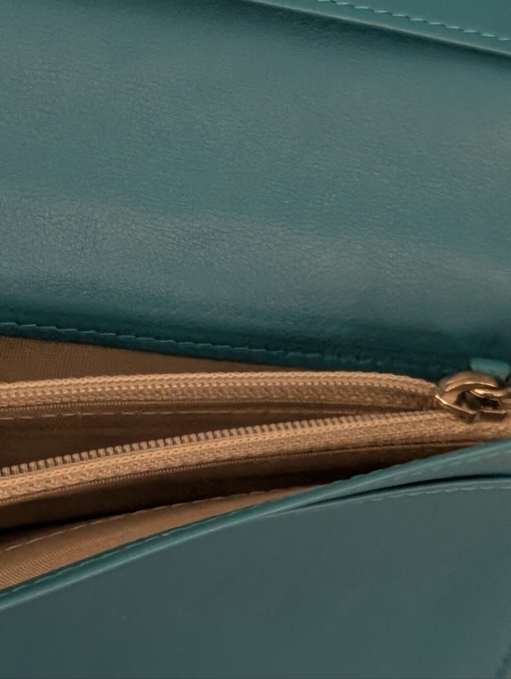 CHANEL Teal Quilted Patent Leather Clutch Silver CC Long Wallet Purse - Picture 12 of 15